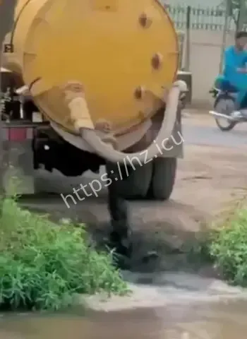 印度三哥洗澡视频火爆